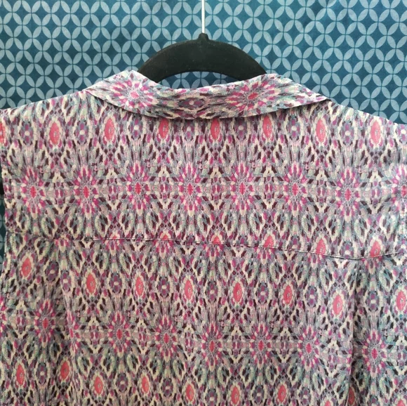 H&M - Sheer buttoned down, collard tank top with stained glass pattern. Size- 14 - Picture 6 of 8